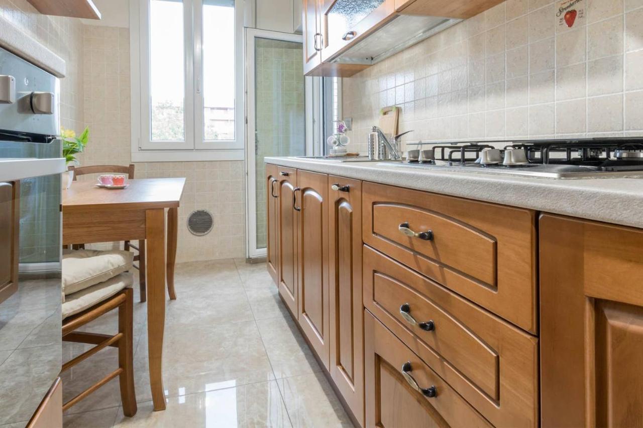 Altido Lovely Apt For 6 Located In Vibrant Gallaratese Milan Exterior photo